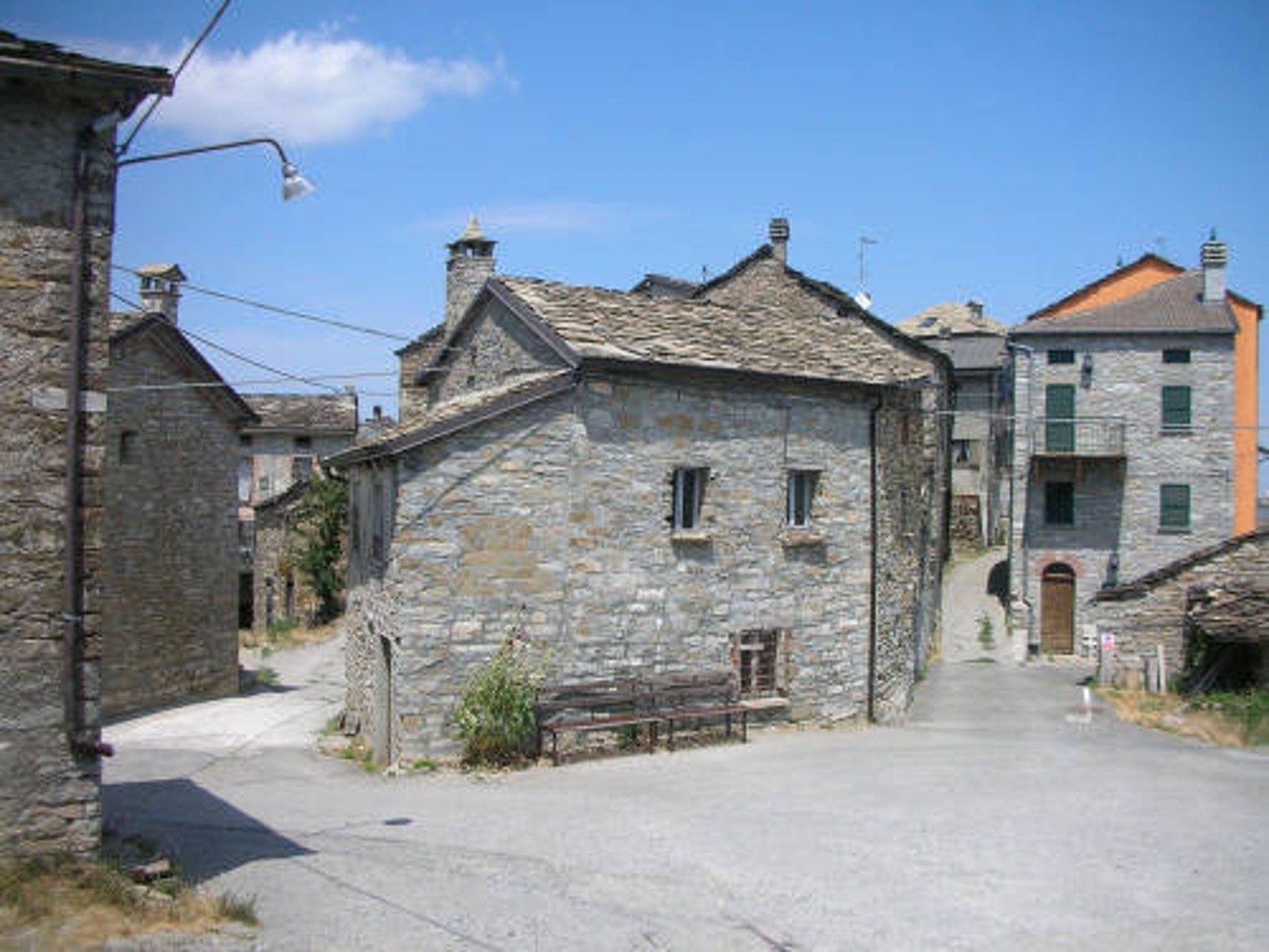 Costa di Groppo Ducale village square